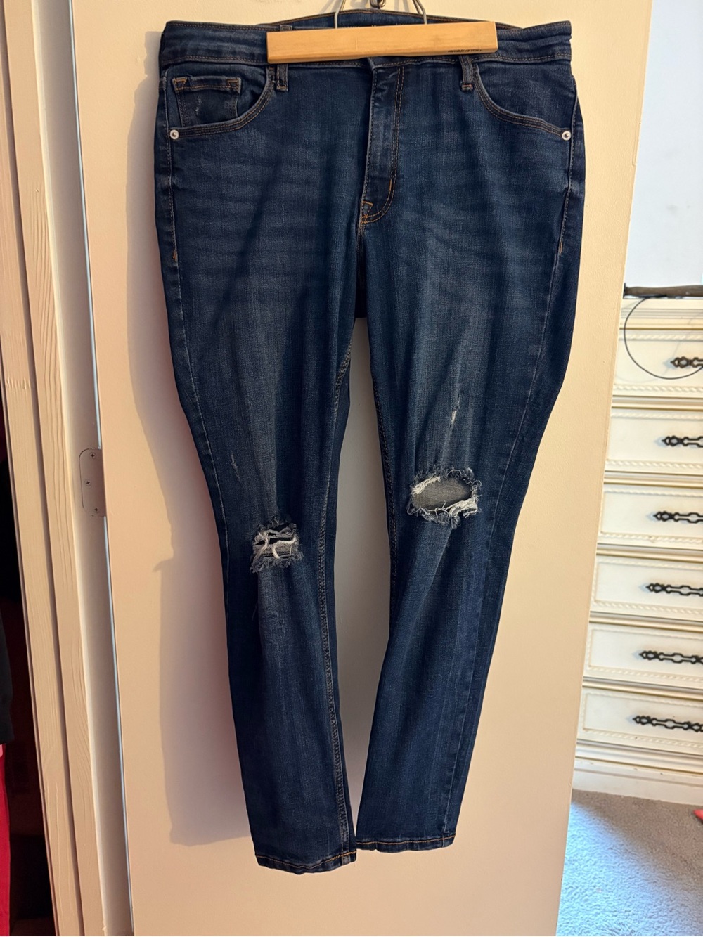 Old Navy Distressed Rockstar Super Skinny Jeans